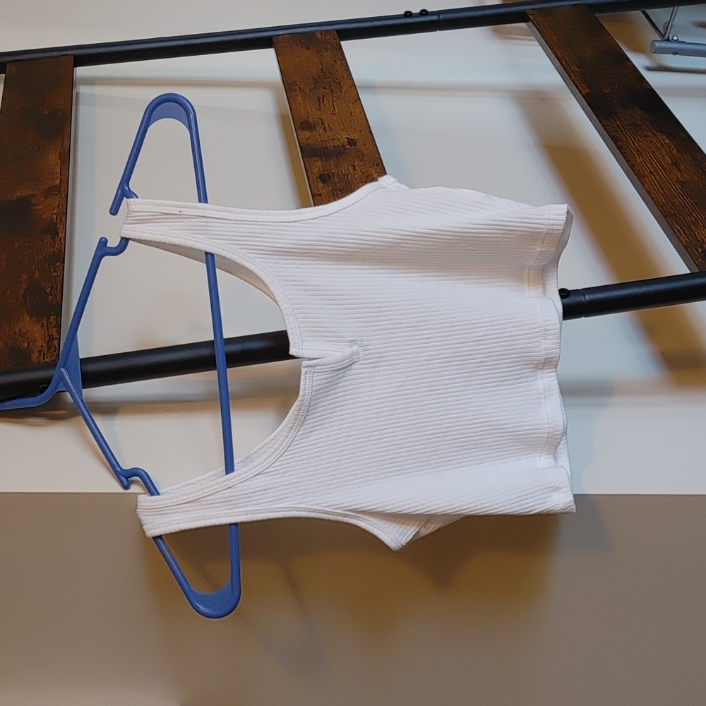 Womens white cropped tank